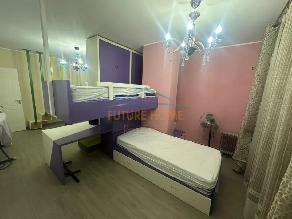 Tirane, jepet me qera apartament 2+1 Kati 3, 99 m² 600 € (PRANE VILA L)