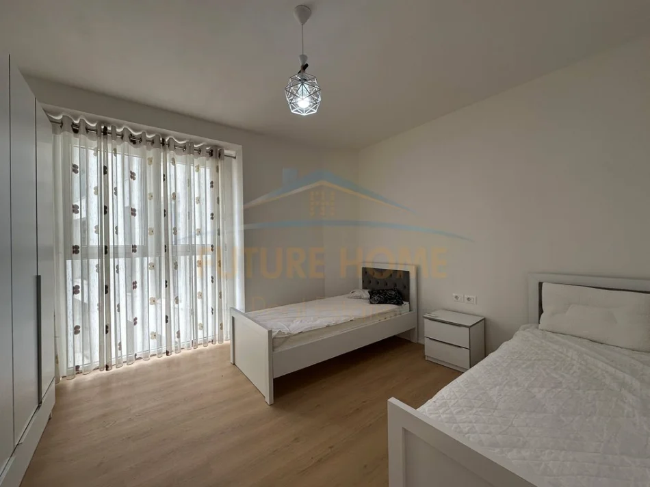 Tirane, jepet me qera apartament 2+1 Kati 4, 108 m² 550 € 