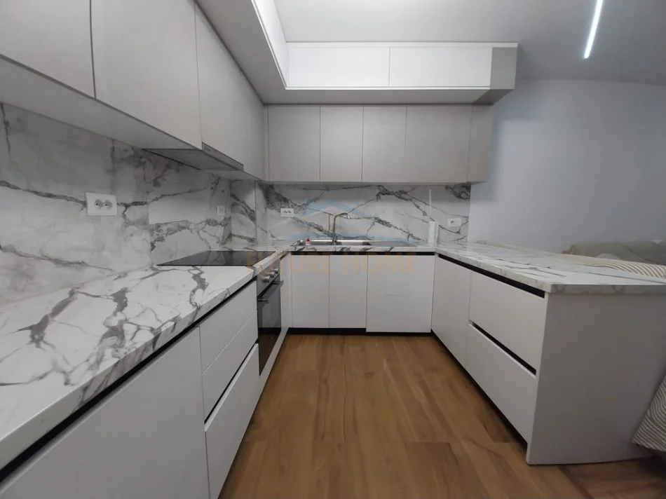 Tirane, jepet me qera apartament 2+1 Kati 2, 100 m² (rruga e kavajes)