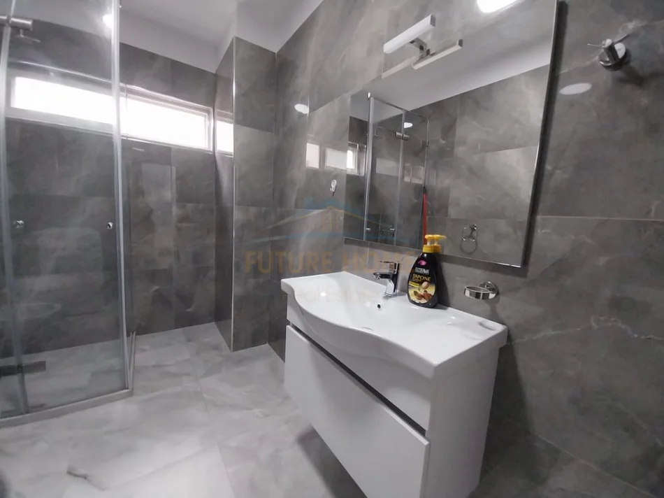 Tirane, jepet me qera apartament 2+1 Kati 2, 100 m² (rruga e kavajes)