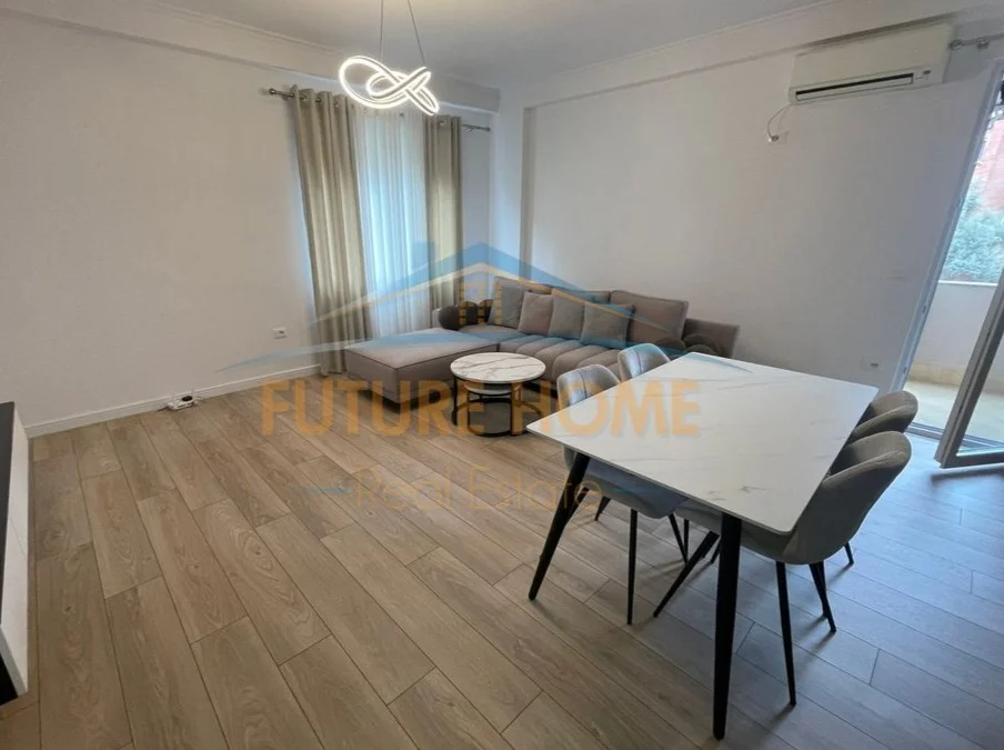 Tirane, jepet me qera apartament 2+1 Kati 1, 100 m² 800 € (kodra e diellit)