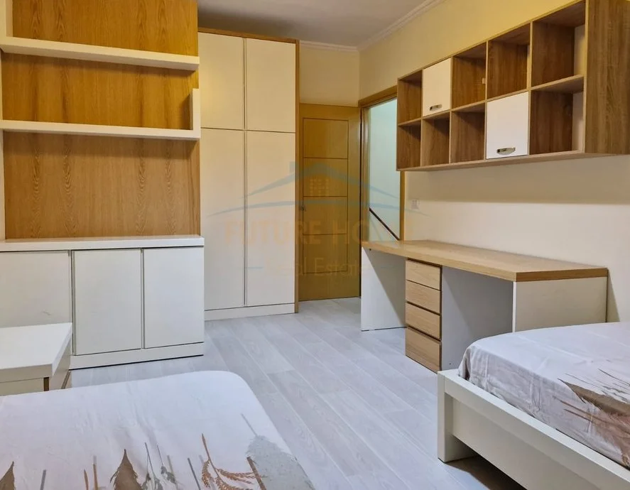 Tirane, shes apartament 3+1+Ballkon Kati 3, 126 m² 219.000 € (Porcelan)