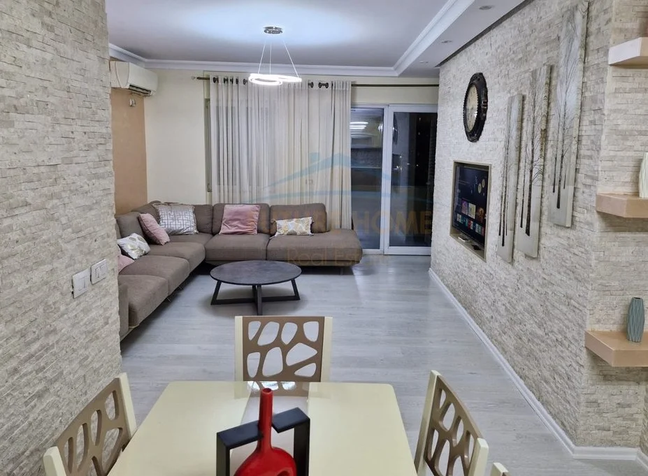 Tirane, shes apartament 3+1+Ballkon Kati 3, 126 m² 219.000 € (Porcelan)