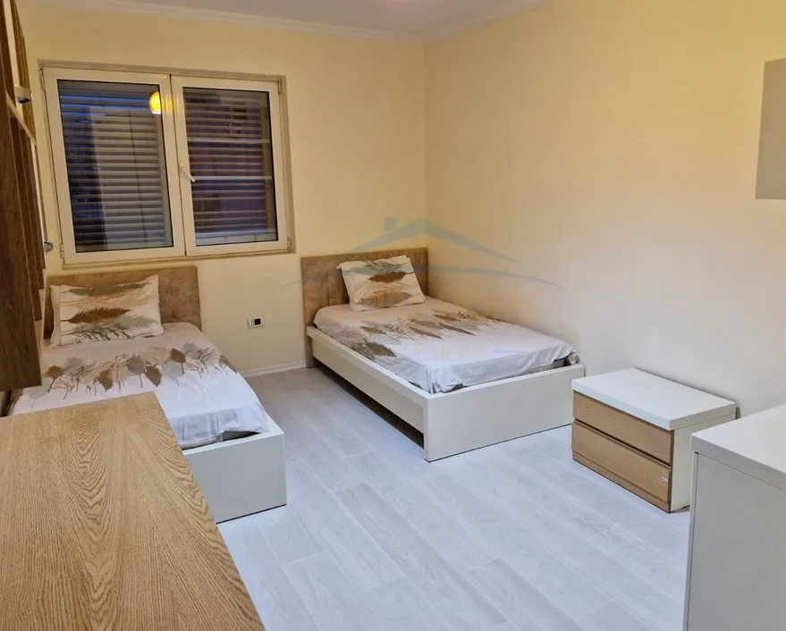 Tirane, shes apartament 3+1+Ballkon Kati 3, 126 m² 219.000 € (Porcelan)
