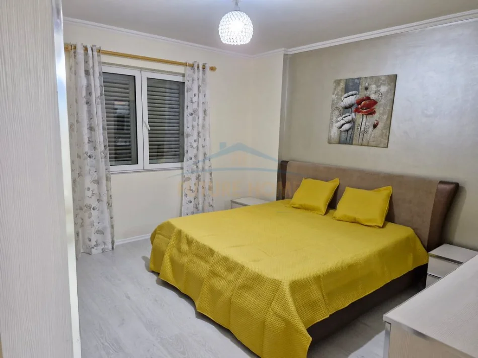 Tirane, shitet apartament 3+1+Aneks+Ballkon Kati 3, 126 m² 219.000 € (PORCELAN)