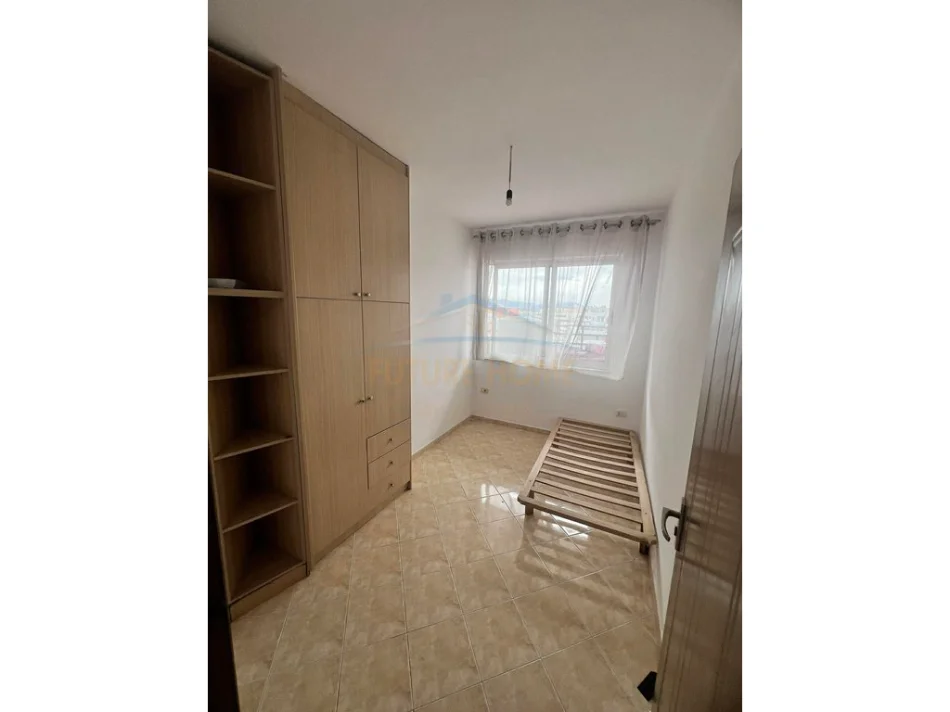 Tirane, jepet me qera apartament 2+1 Kati 8, 71 m² 400 € (Pallati Nela 6, Yzberisht)