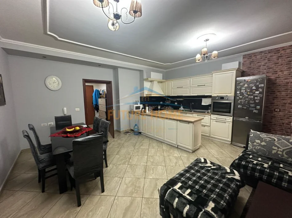 Tirane, shitet apartament 2+1 Kati 7, 102 m² 160.000 € (FRESKU)