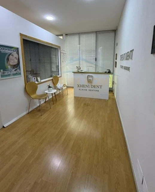 Tirane, jepet me qera ambjent biznesi Kati 1, 54 m² 400 € (unaza e re)