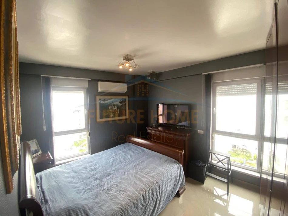 Tirane, shes apartament 3+1+Ballkon Kati 9, 98 m² 270.000 € (Kompleksi Kontakt)