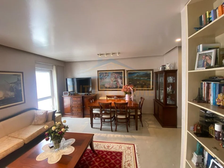 Tirane, shitet apartament 3+1+Ballkon Kati 9, 98 m² 290.000 € (21 Dhjetori)