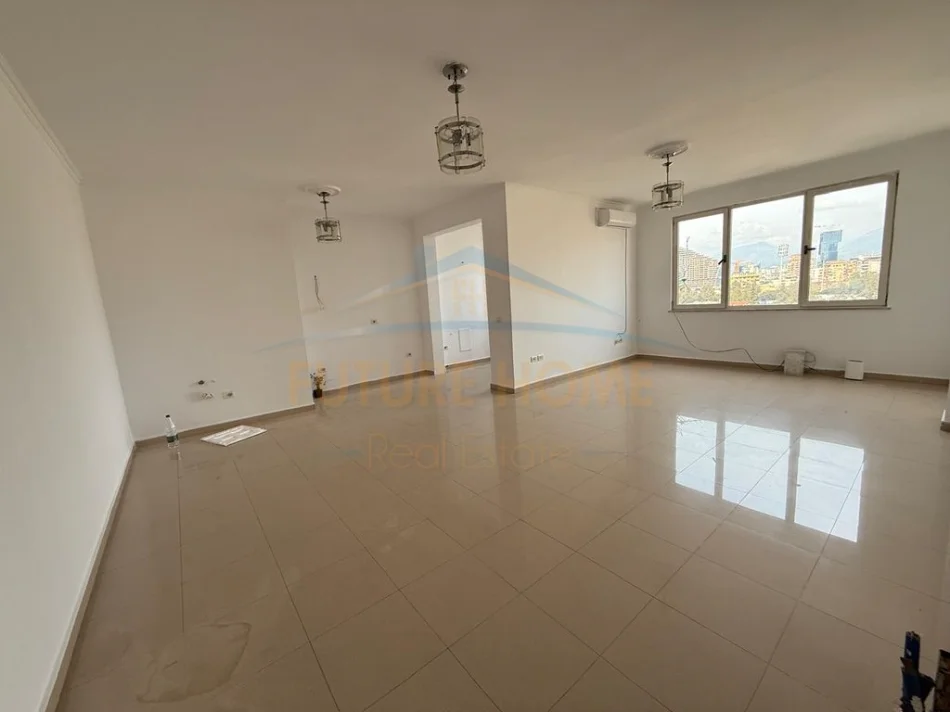 Tirane, jepet me qera ambjent biznesi Kati 8, 104 m² 800 € (Rruga e Kosovareve, Tirane)