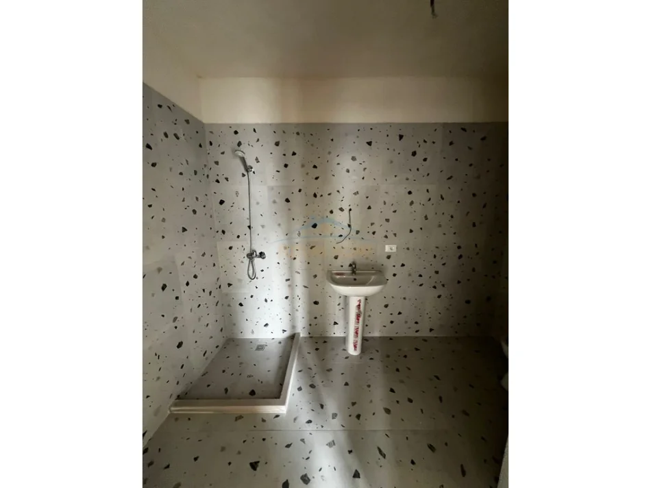 Tirane, shitet apartament 2+1+2, Kati 1, 116 m² 198.000 € (5 Maji)