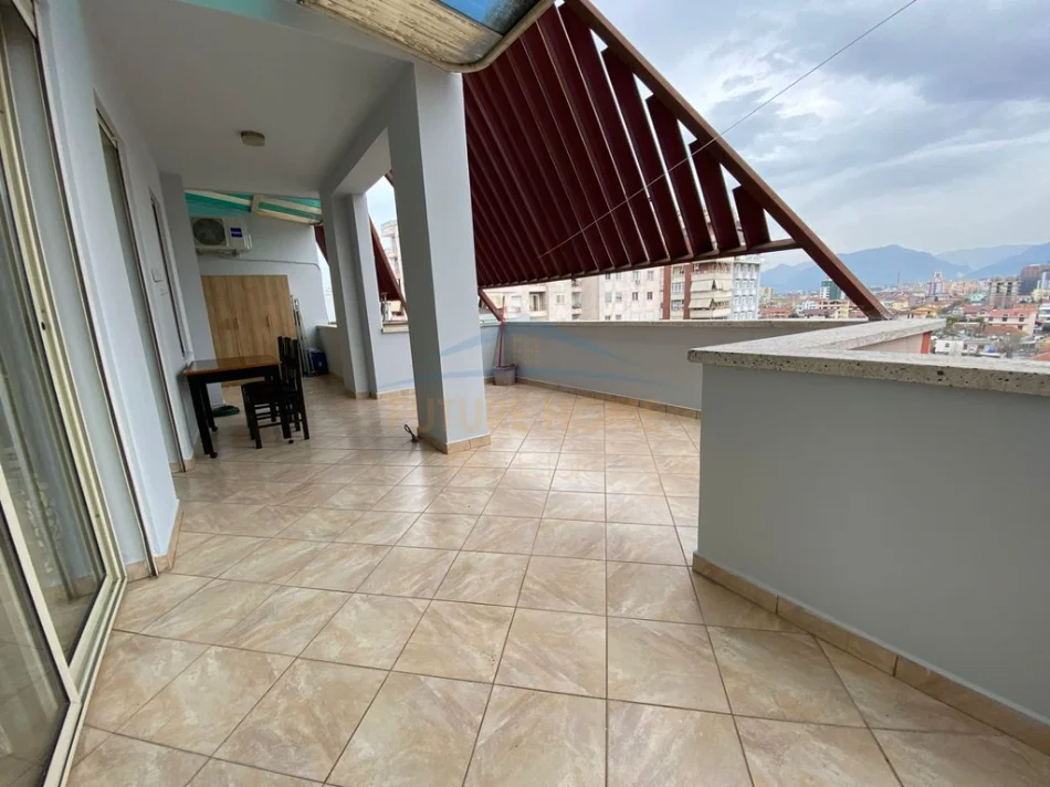 Tirane, jepet me qera apartament 2+1 Kati 7, 90 m² 600 € (Unaza e Re (Pranë Hotel El Sahara))