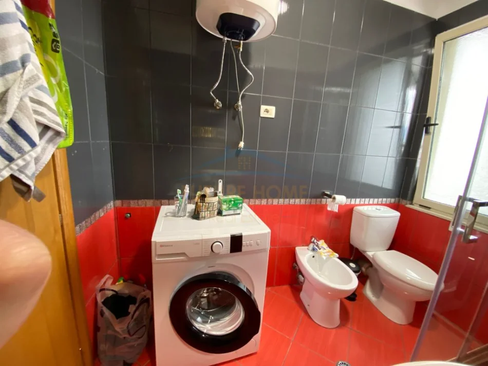 Tirane, jepet me qera apartament 2+1 Kati 7, 90 m² 600 € (prane Hotel El Sahara)