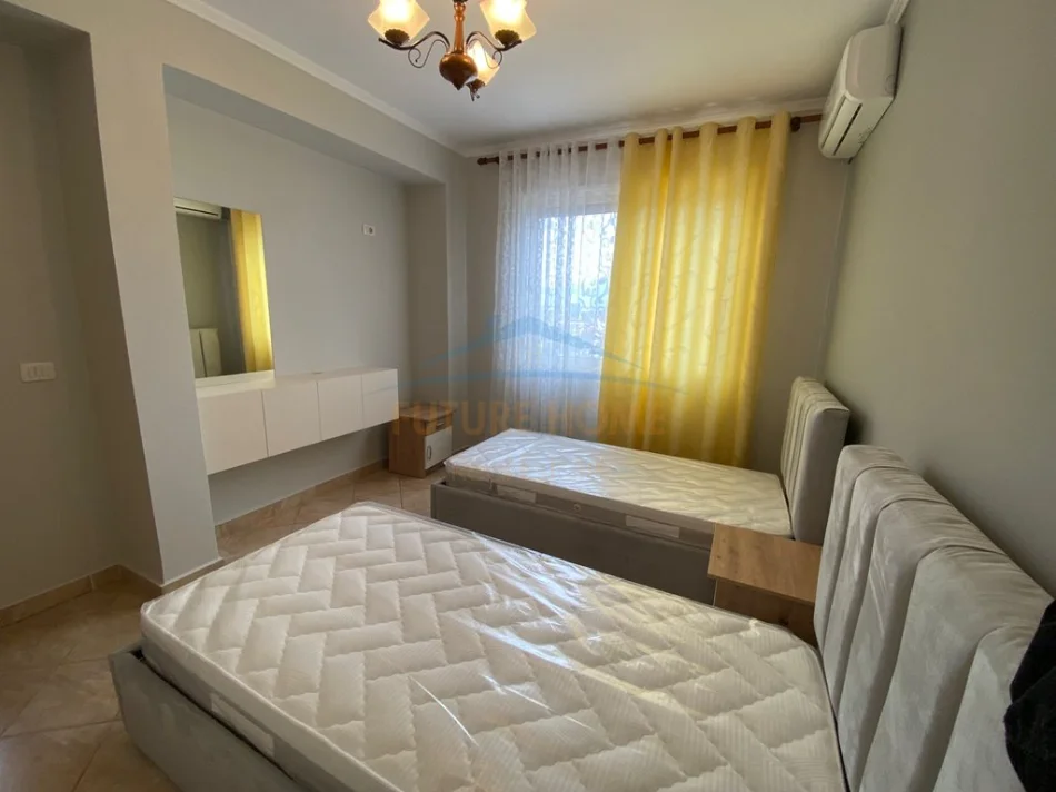 Tirane, jepet me qera apartament 2+1+Ballkon Kati 7, 90 m² 600 € (astir)