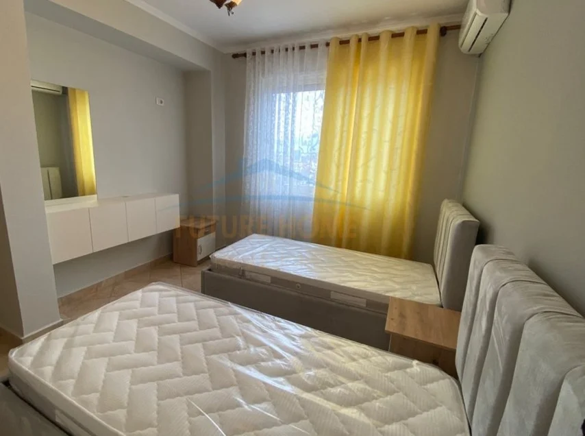 Tirane, jepet me qera 2+1 Kati 7, 90 m² 600 € (Unaza e re)