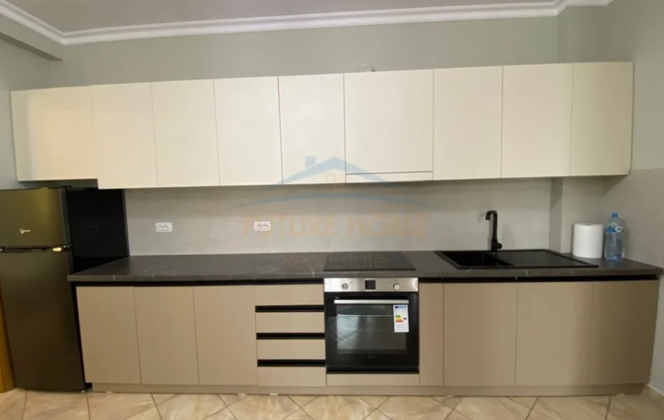 Tirane, jepet me qera 2+1 Kati 7, 90 m² 600 € (Unaza e re)