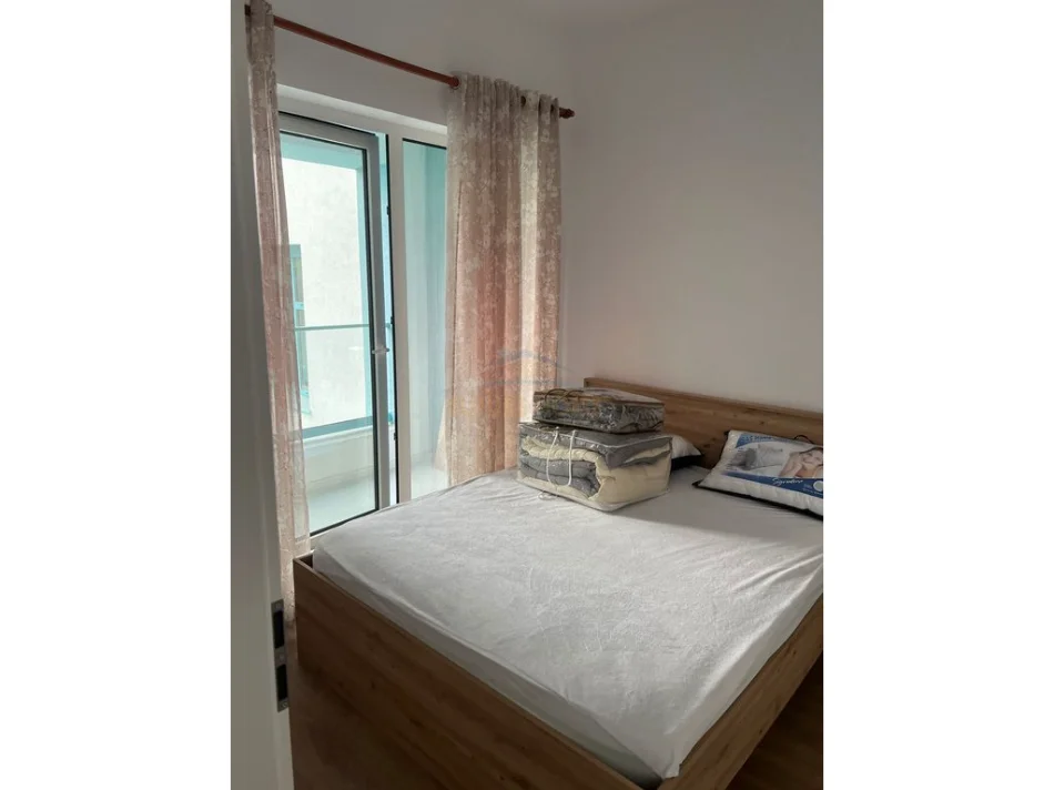 Tirane, jepet me qera apartament 1+1 Kati 2, 48 m² 400 € (Residenca Kadiu, Ali Demi)