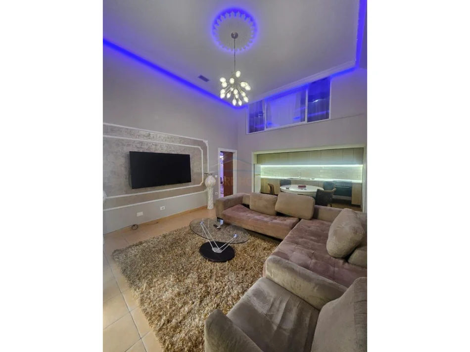 Tirane, jepet me qera apartament 2+1 Kati 1, 500 € (Yzberisht)