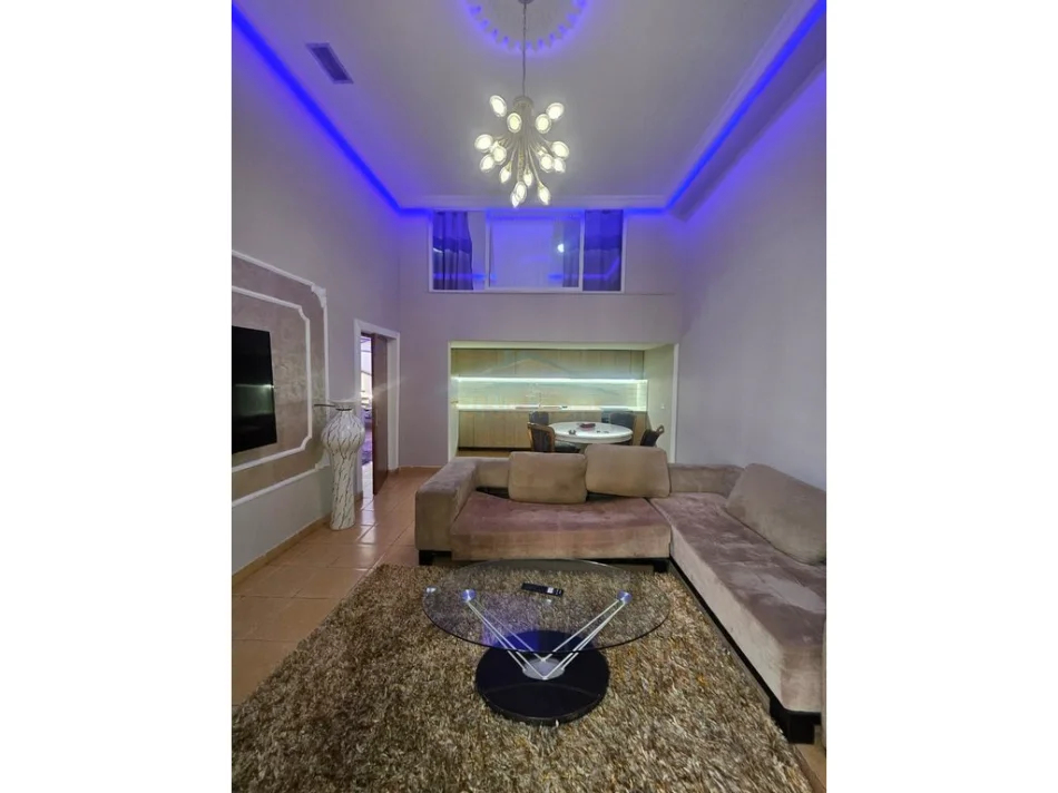 Tirane, jepet me qera apartament 2+1 Kati 1, 500 € (Yzberisht)