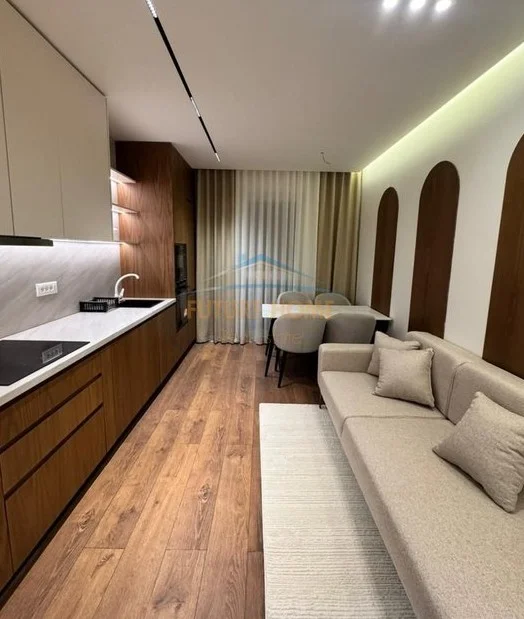Tirane, jepet me qera apartament 2+1 Kati 4, 80 m² 850 € (xhamlliku)