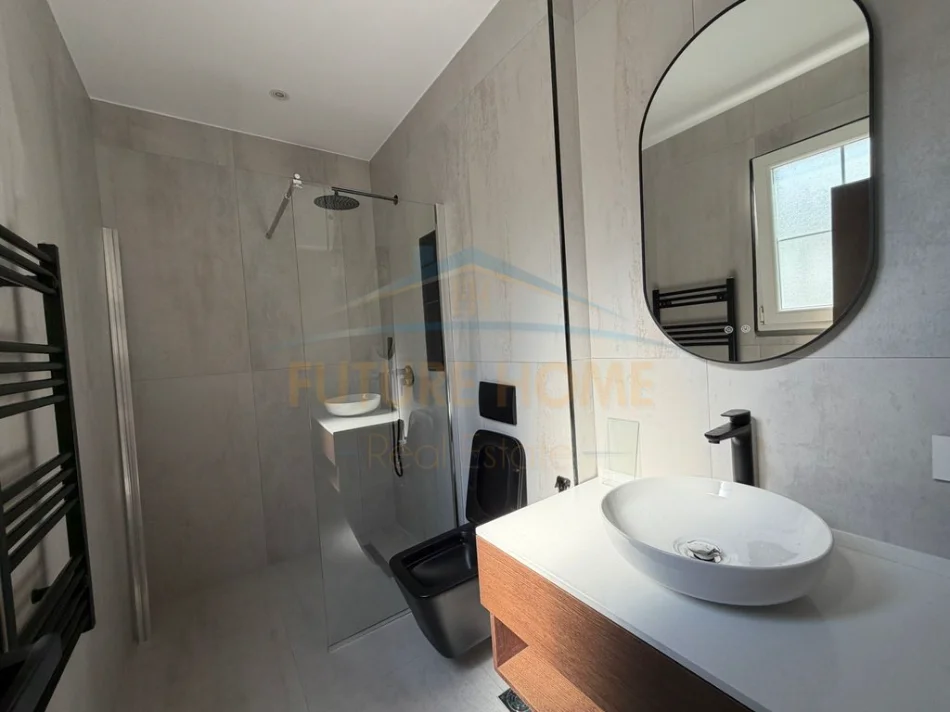 Durres, shitet apartament 2+1+Ballkon Kati 4, 259 m² 330.000 € 