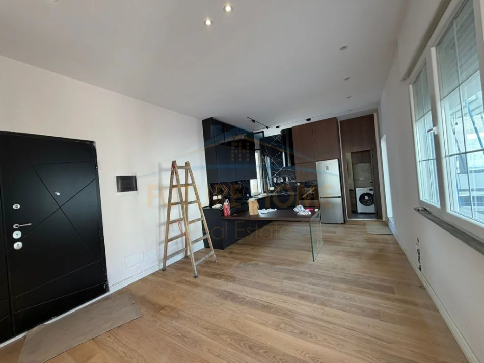 Durres, shitet apartament 2+1+Ballkon Kati 3, 259 m² 330.000 € (QENDER,DURRES)