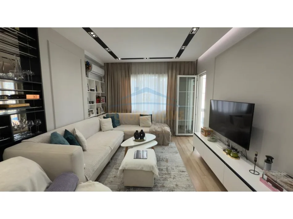 Tirane, shes apartament 1+1 Kati 2, 66 m² 135.000 € (unaza e re)