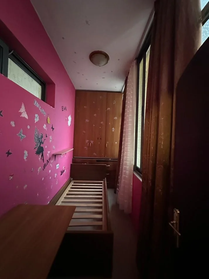 Tirane, jepet me qera apartament 2+1 Kati 4, 79 m² 500 € (rruga sali butka)