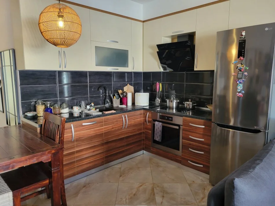 Tirane, shitet apartament 1+1 Kati 5, 178.000 € (Rruga Andon Lufi)