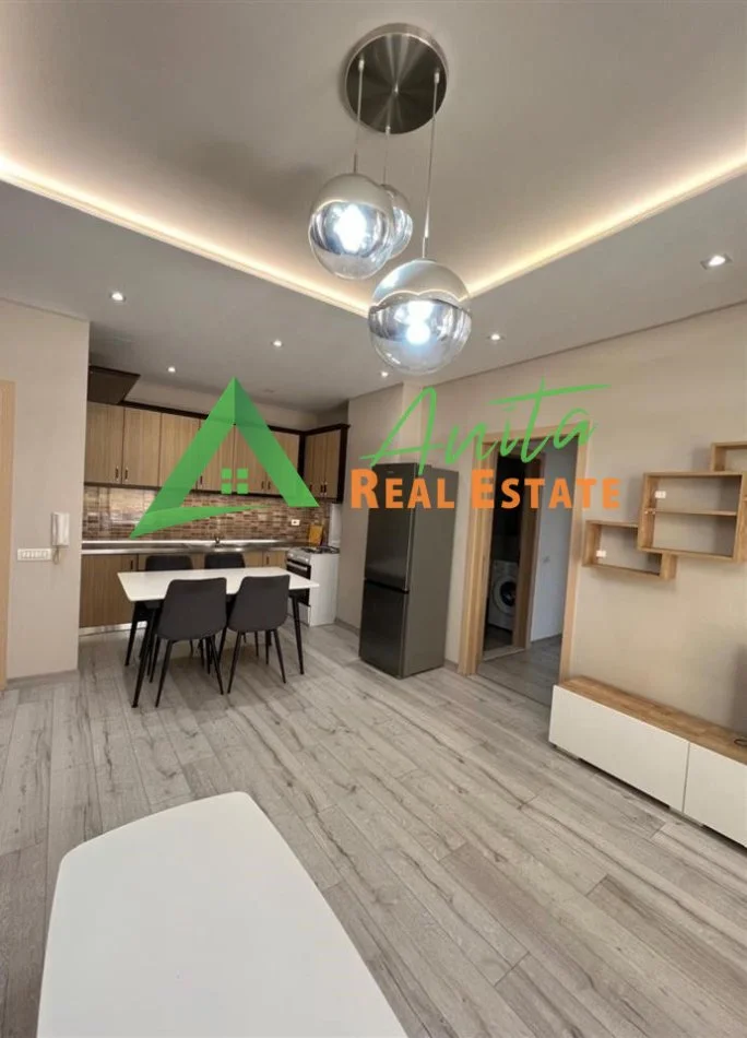 Tirane, jepet me qera apartament 2+1+Ballkon Kati 4, 103 m², 50 000 Leke (Astir)