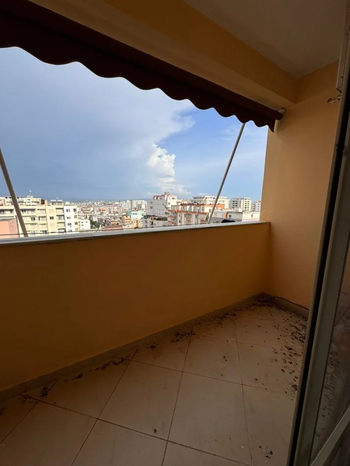 Durres, jepet me qera apartament 2+1+Ballkon Kati 10, 400 € 
