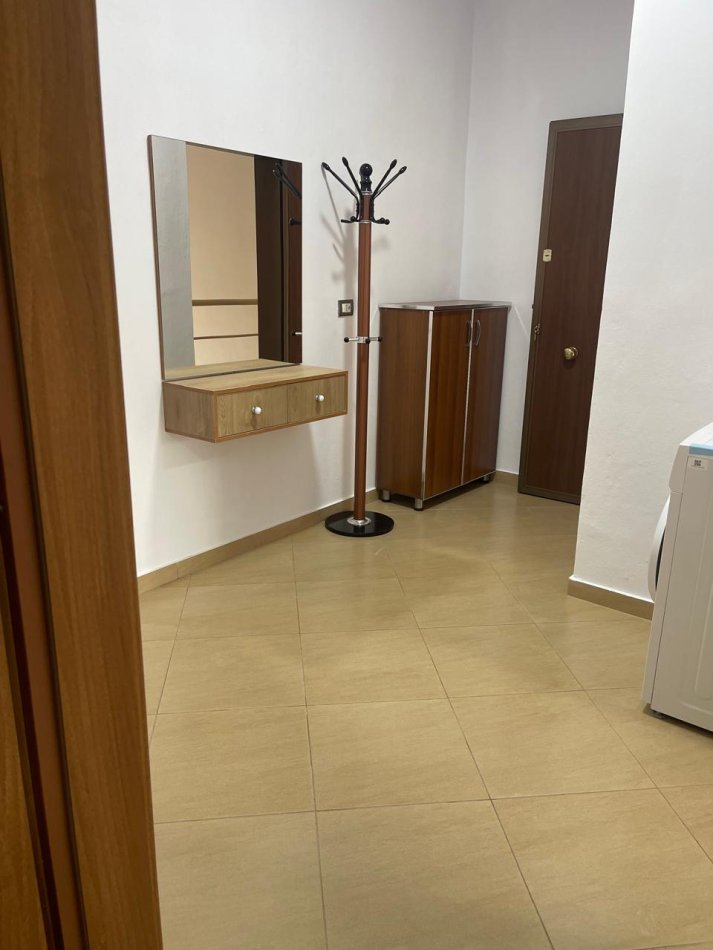 Tirane, jepet me qera apartament 1+1 Kati 6, 85 m² 450 € 