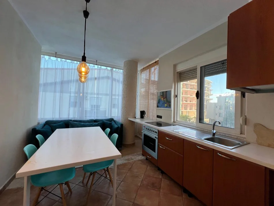 Durres, jepet me qera apartament 1+1 Kati 3, 65 m² 500 € (Golem Durres)