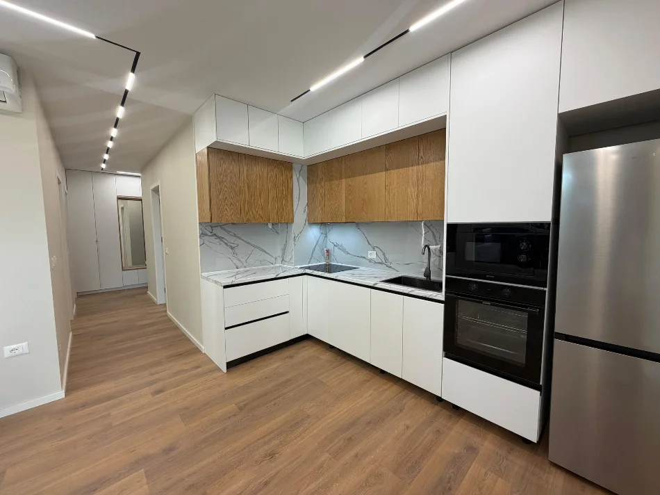 Tirane, jepet me qera apartament 2+1+Ballkon Kati 4, 105 m² 800 € (Apartament 2+1+2 Per Qera Don Bosco Trio Towers I Mobiluar dhe Pabanuar Me Pare)