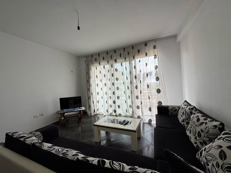 Tirane, jepet me qera apartament 1+1+Ballkon Kati 6, 65 m² 400 € (Astir)