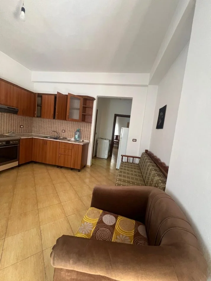 Tirane, jepet me qera apartament 1+1 Kati 0, 45 m² 300 € (Jordab Misja)