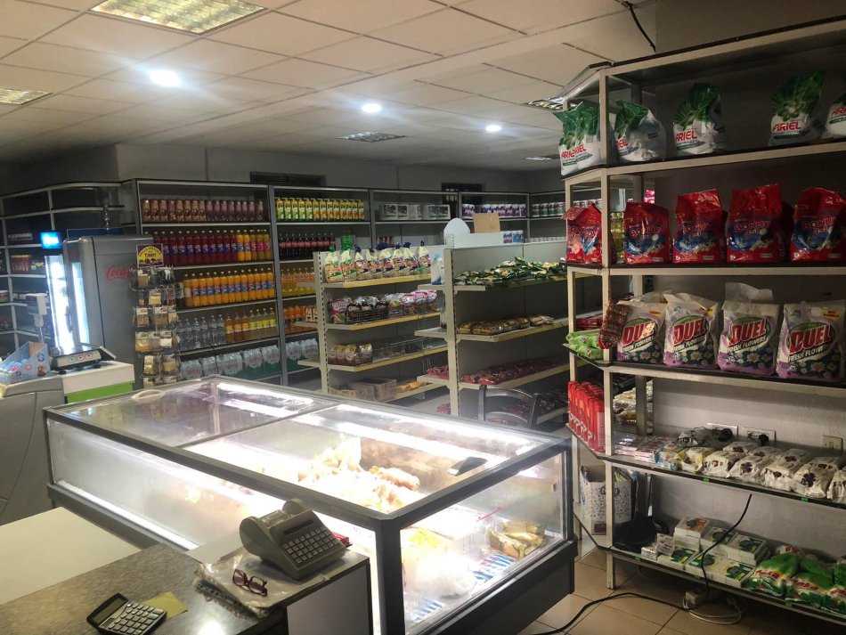 Mat, shitet ambjent biznesi Kati 1, 300 m² (Rruga Rexhep Pashe Mati)