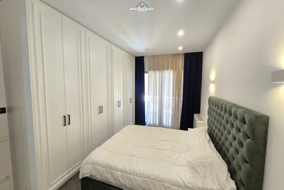 Tirane, jepet me qera apartament 2+1+Ballkon Kati 5, 116 m² 1.400 € (Kompleksi Delijorgji)
