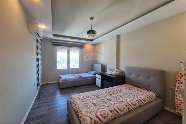 Tirane, jepet me qera apartament 2+1 Kati 3, 120 m² 600 Euro (Kopshti Botanik)