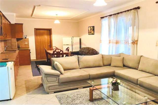 Tirane, jepet me qera apartament 2+1 Kati 6, 148 m² 35.000 Leke (Astir)