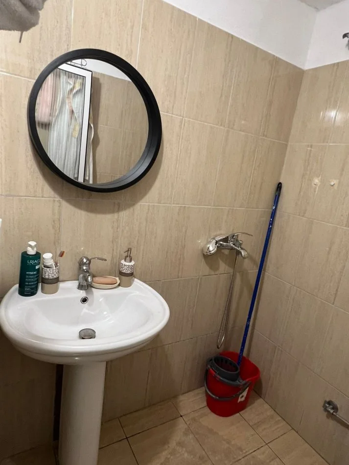 Apartament 1+1 me qera tek kodra e diellit 1 (350 euro)