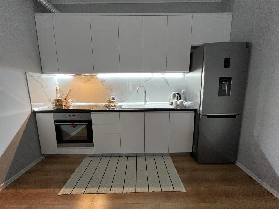 Tirane, jepet me qera apartament 2+1+Ballkon Kati 3, 70 m² 700 € (RRUGA E DIBRES)