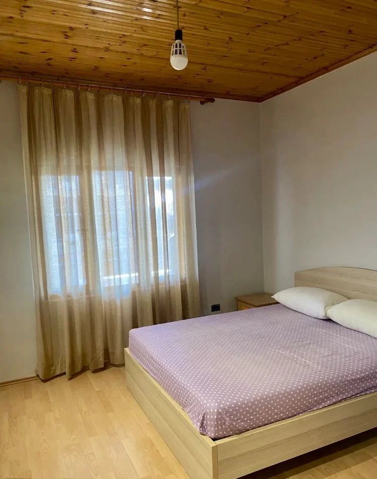 Tirane, jepet me qera apartament 2+1+Ballkon Kati 3, 100 m² 500 € (FUSHA E AVIACIONIT)