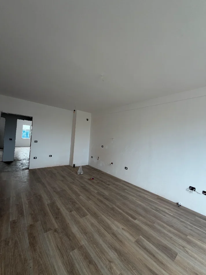 Apartament 2+1 Okazion Në Shitje në Paskuqan