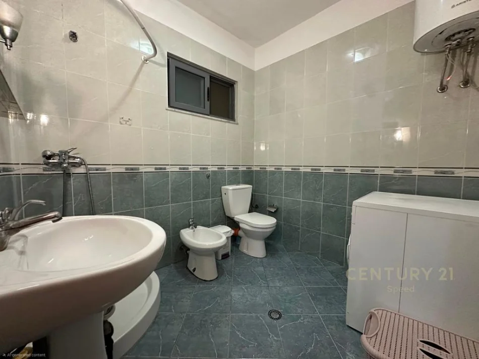Tirane, jepet me qera apartament 1+1 Kati 4, 86 m² 590 € (Shkollla e Bashkuar)