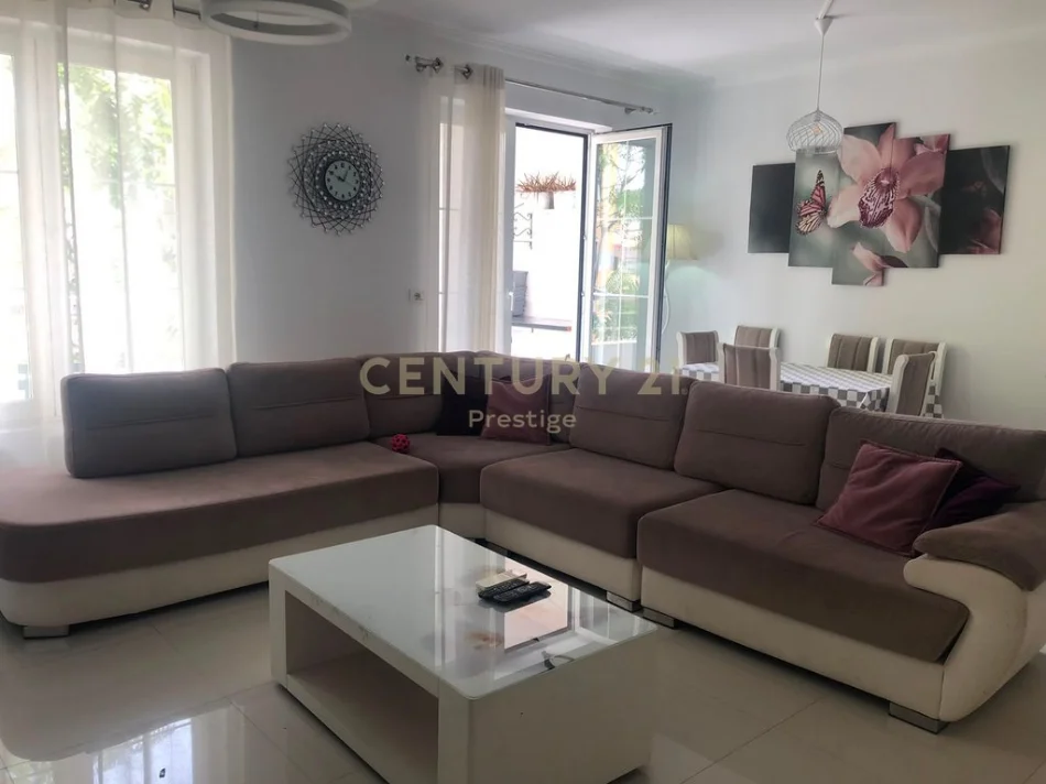 Tirane, jepet me qera apartament 2+1 Kati 4, 90 m² 600 € (Vision 2)