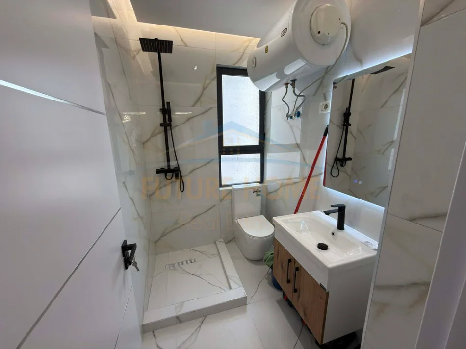 Tirane, shitet apartament 2+1+Ballkon Kati 7, 116 m² 265.000 € (Pallati me Shigjeta)