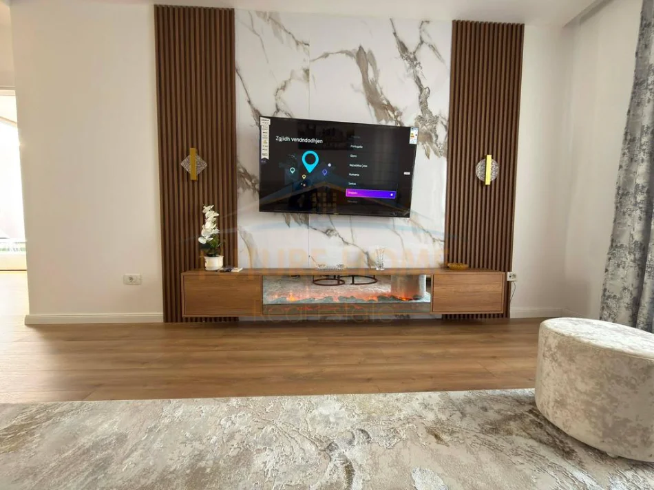 Tirane, shes apartament 2+1 Kati 7, 116 m² 265.000 € (Rruga e Kavajes)