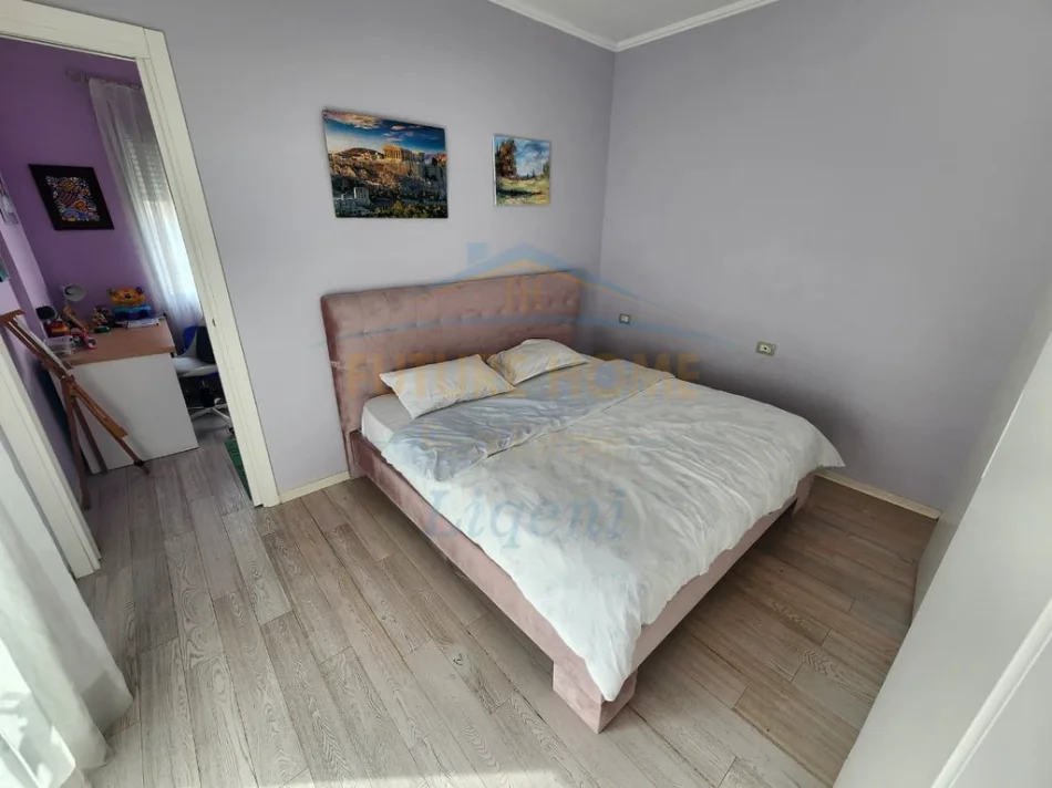 Tirane, shitet apartament 3+1 Kati 3, 138 m² 315.000 € (LIQENI I THATE)